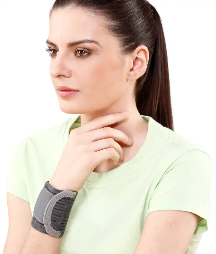 Wrist Braces Double Lock front view Wrist Braces Double Lock front view